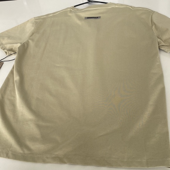 Essentials Oversized Tshirt Size M - Picture 6 of 6